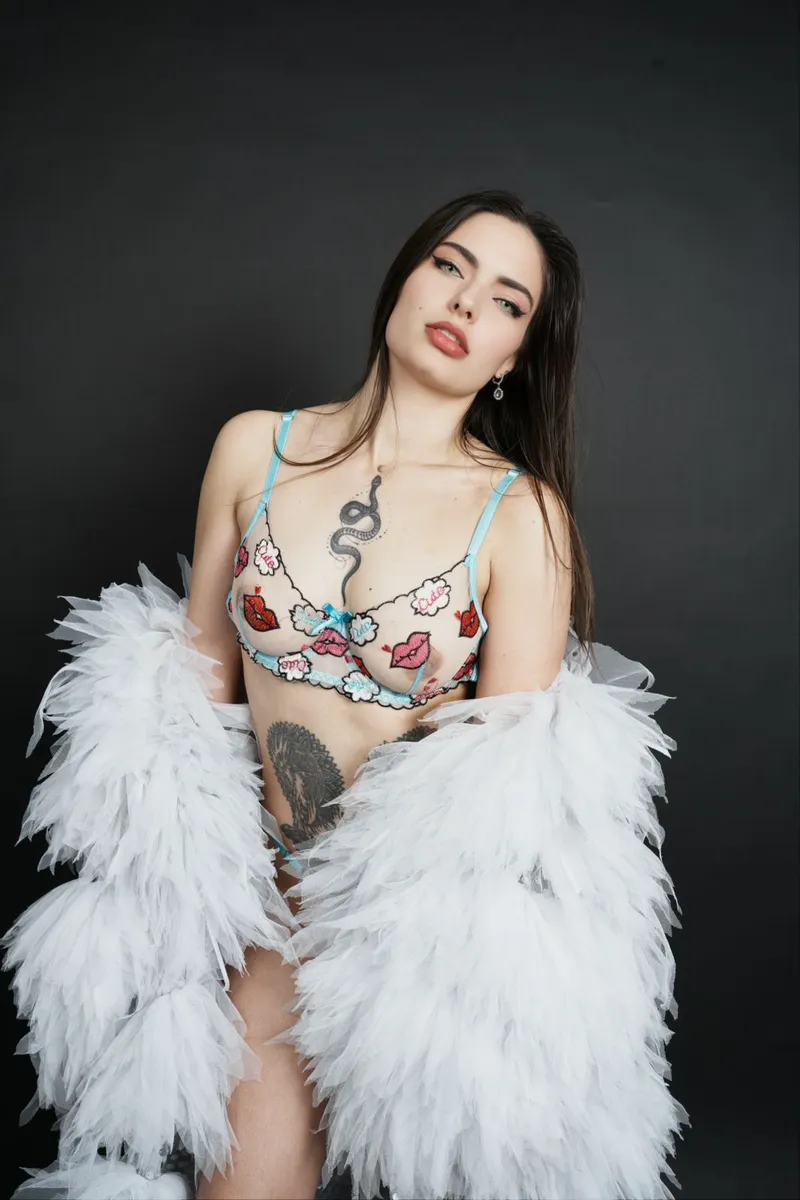 Amber escort in Dubai