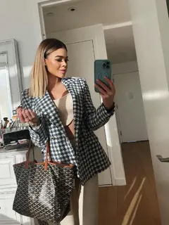 Cara escort in Dubai