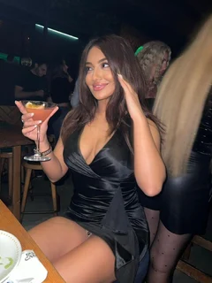 Rose escort in Dubai