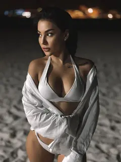 Sienna escort in Dubai