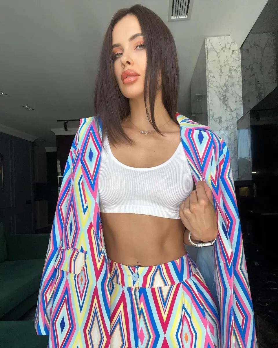 Yasmine escort in Dubai